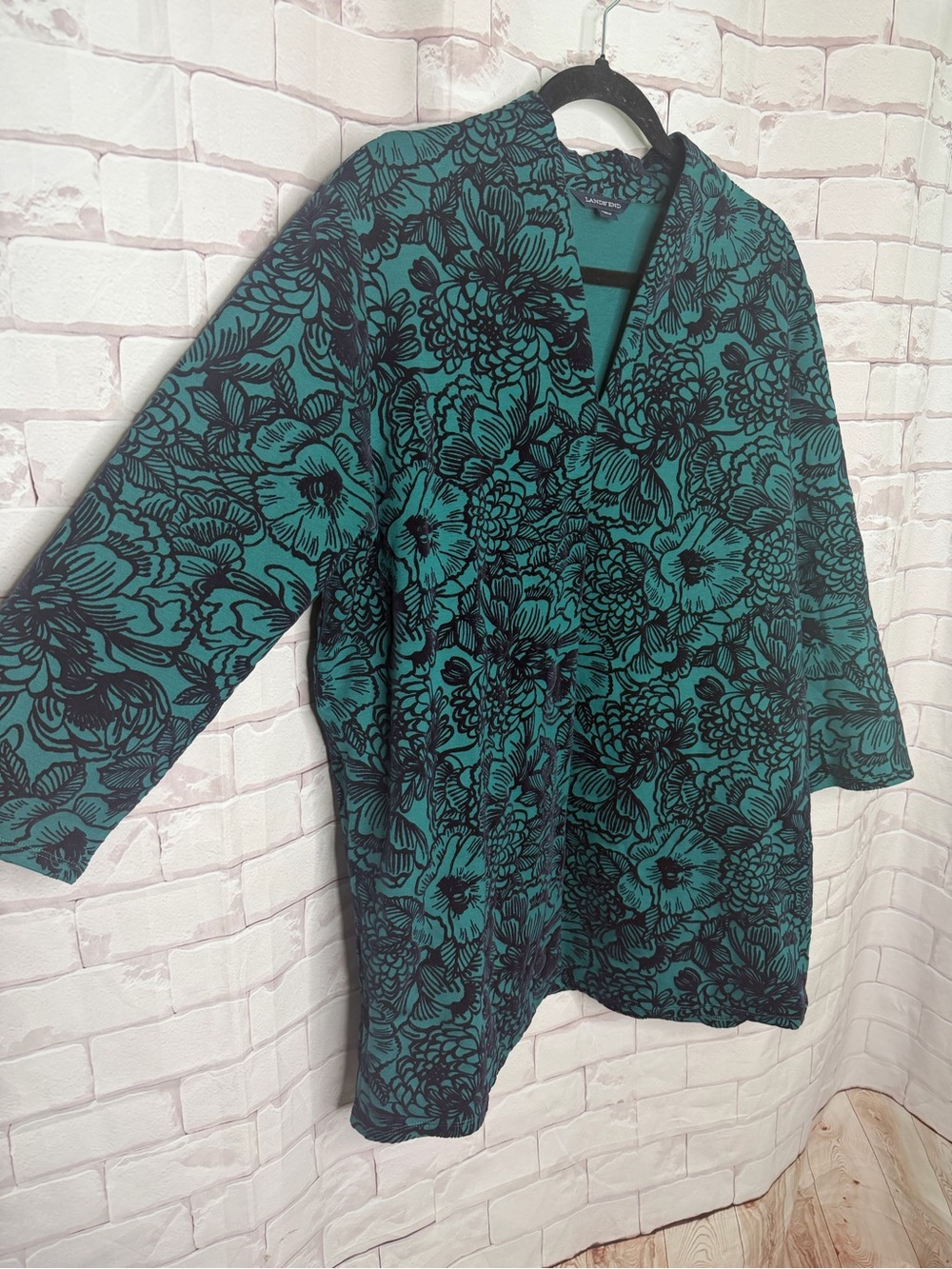 Lands’ End Plus Size Floral Tunic Top | Size 1X - Picture 2 of 9